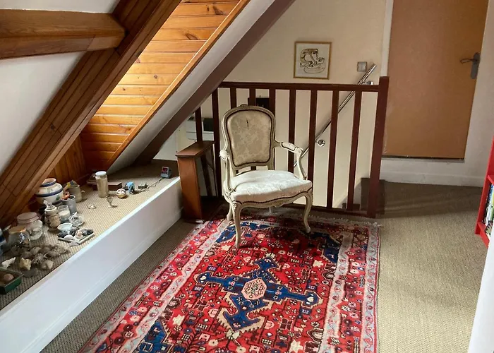 Chambre Meublee Dans Une Maison