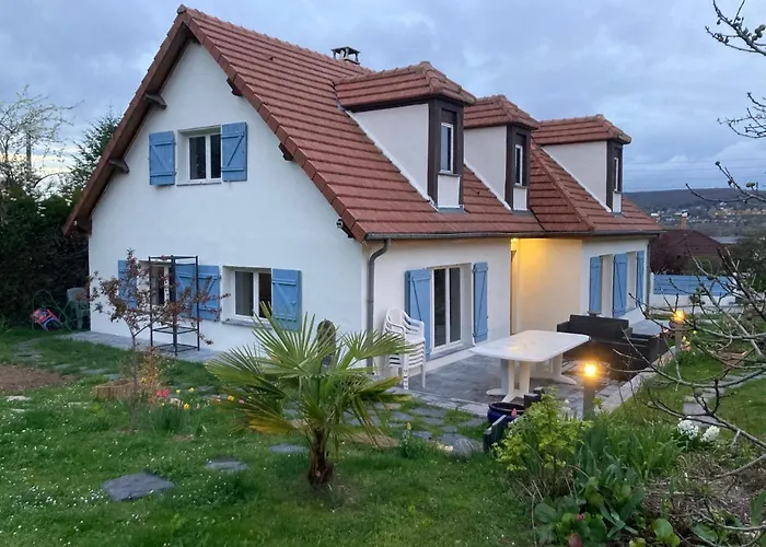 Chambre Meublee Dans Une Maison